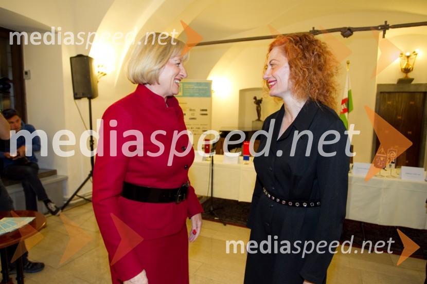  Jadranka  Dakić, predsednica Sveta Festival Ljubljana;  Hermina Kovačič, svetovalka za odnose z javnostmi Festival Ljubljana62. Festival Ljubljana 2014, novinarska konferenca
