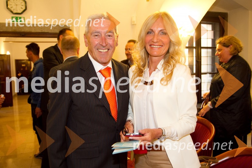  Aleš Čerin, podžupan Mestne občine Ljubljana;  Elvira Medved,  vodja Službe za odnose z javnostmi Krka d.d.62. Festival Ljubljana 2014, novinarska konferenca