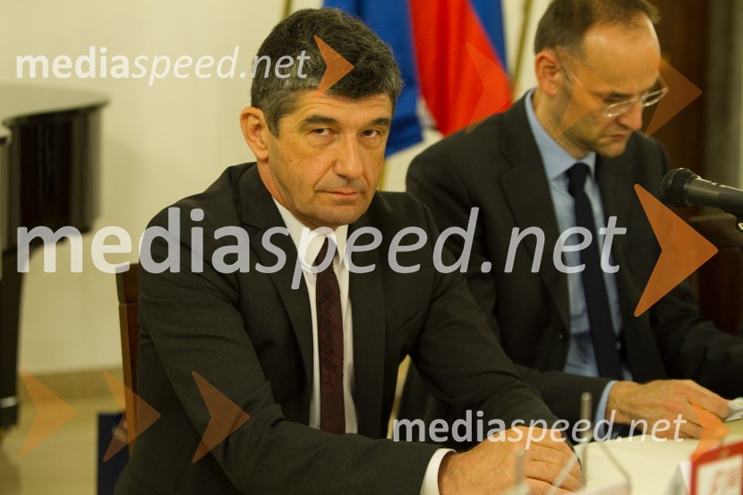  Aleksander Batič, izvršni direktor NKBM za področje poslovne mreže62. Festival Ljubljana 2014, novinarska konferenca