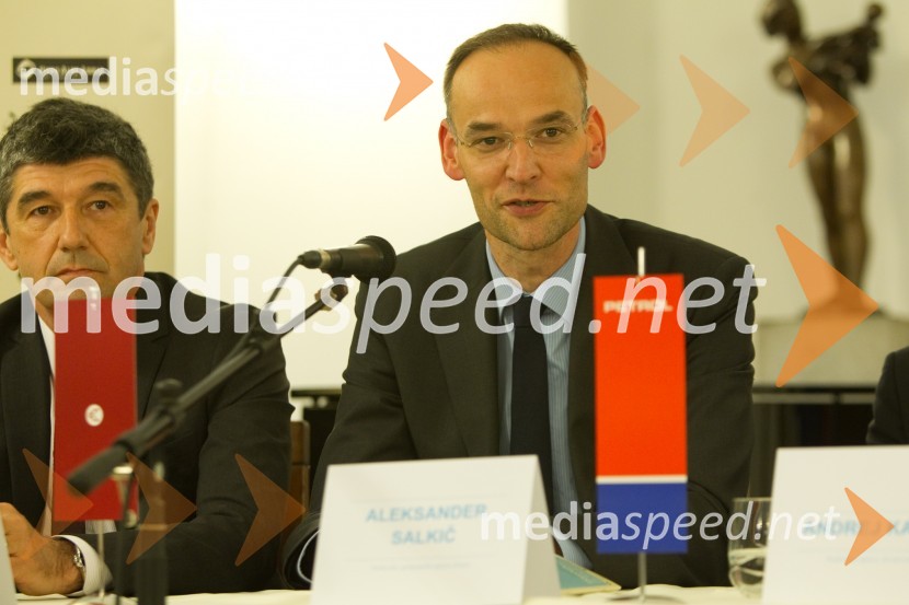  Aleksander Salkič, vodja službe za odnose z javnostmi Petrol62. Festival Ljubljana 2014, novinarska konferenca