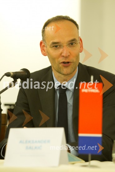  Aleksander Salkič, vodja službe za odnose z javnostmi Petrol62. Festival Ljubljana 2014, novinarska konferenca