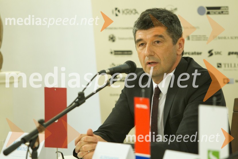  Aleksander Batič, izvršni direktor NKBM za področje poslovne mreže62. Festival Ljubljana 2014, novinarska konferenca