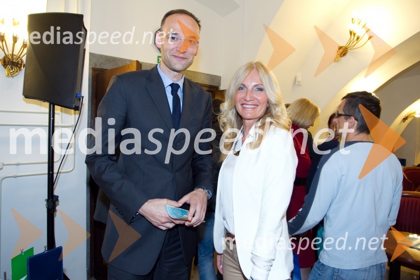  Aleksander Salkič, vodja službe za odnose z javnostmi Petrol;  Elvira Medved,  vodja Službe za odnose z javnostmi Krka d.d.62. Festival Ljubljana 2014, novinarska konferenca
