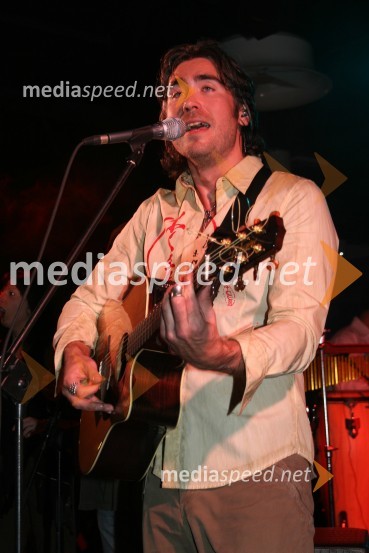 Jan Plestenjak, pevecKoncert Jana Plestenjaka ob prvi obletnici Bowling centra Strike