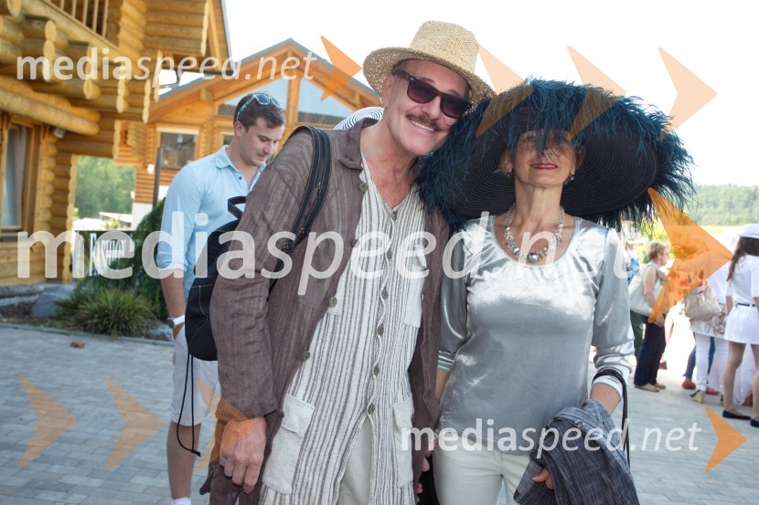  Rok  Lasan, nekdanji maneken;  Bernarda LasanLady piknik pod klobuki 2014