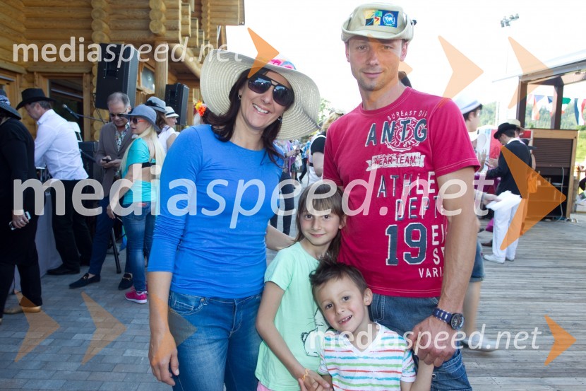  Alenka Bikar, poslanka PS;  Pika Bikar;  Matic Bikar;  Marjan KernLady piknik pod klobuki 2014