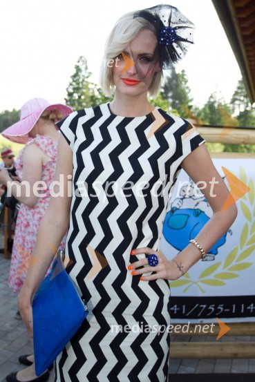  Tjaša  Kokalj Jerala, manekenka, voditeljicaLady piknik pod klobuki 2014