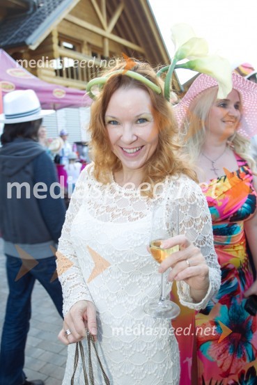  Irena Jalšovec Kogoj - Regina, pevkaLady piknik pod klobuki 2014