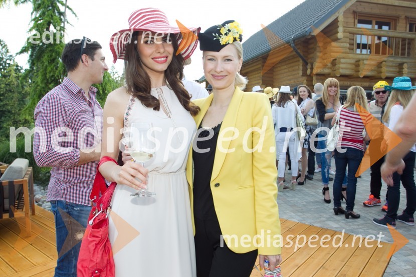  Mirela  Korać, manekenka, Miss Universe Slovenije 2009;  Maja Ferme, modna oblikovalkaLady piknik pod klobuki 2014