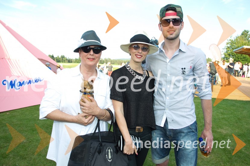  Irena Pustovrh;  Pia Pustovrh, voditeljica;  Tim RobičLady piknik pod klobuki 2014