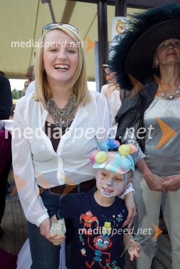  Urša  Drofenik, modna oblikovalka;  Matic DrofenikLady piknik pod klobuki 2014