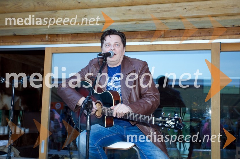  Danijel Popović, pevecLady piknik pod klobuki 2014