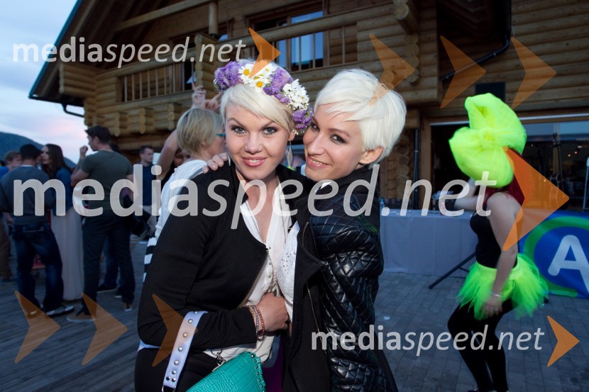  Eva Cimbola, radio Aktual;  Alja Omladič - Alya, pevkaLady piknik pod klobuki 2014