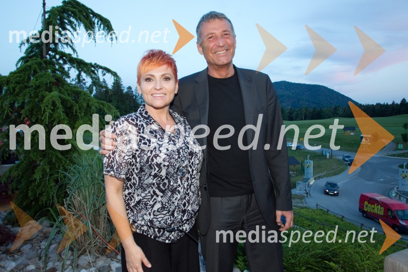  Natalija Kolšek, pevka; dr. Senko Pličanič, minister za pravosodjeLady piknik pod klobuki 2014