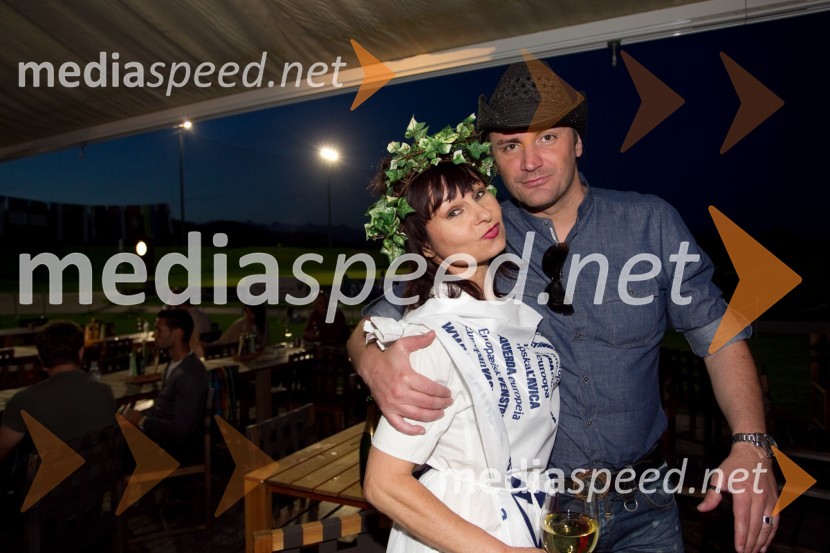  Violeta Tomić, igralka;  Vlado  Pilja, glasbenikLady piknik pod klobuki 2014