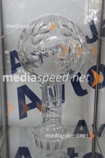 Tina Maze, novinarska konferenca in predstavitev nove ekipe Team to aMazeTina Maze, novinarska konferenca in predstavitev nove ekipe Team to aMaze