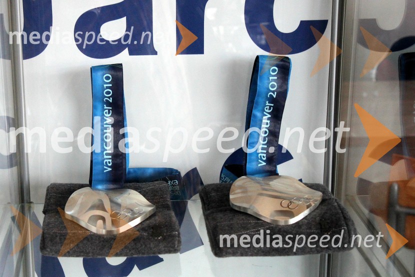 Tina Maze, novinarska konferenca in predstavitev nove ekipe Team to aMazeTina Maze, novinarska konferenca in predstavitev nove ekipe Team to aMaze