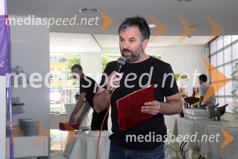  Aleš Smrekar, novinarTina Maze, novinarska konferenca in predstavitev nove ekipe Team to aMaze