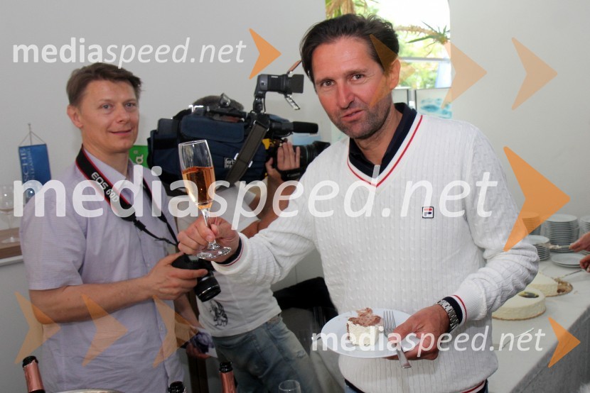  Andrea Massi, trenerTina Maze, novinarska konferenca in predstavitev nove ekipe Team to aMaze