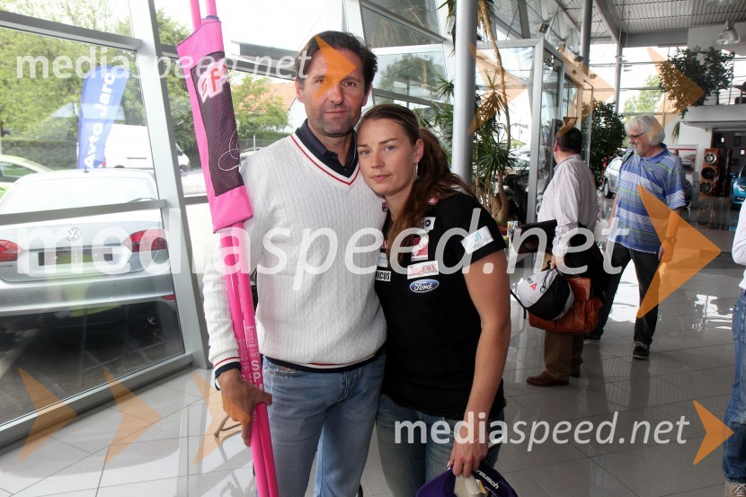  Andrea Massi, trener;  Tina Maze, smučarkaTina Maze, novinarska konferenca in predstavitev nove ekipe Team to aMaze