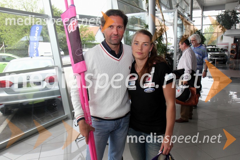  Andrea Massi, trener;  Tina Maze, smučarkaTina Maze, novinarska konferenca in predstavitev nove ekipe Team to aMaze