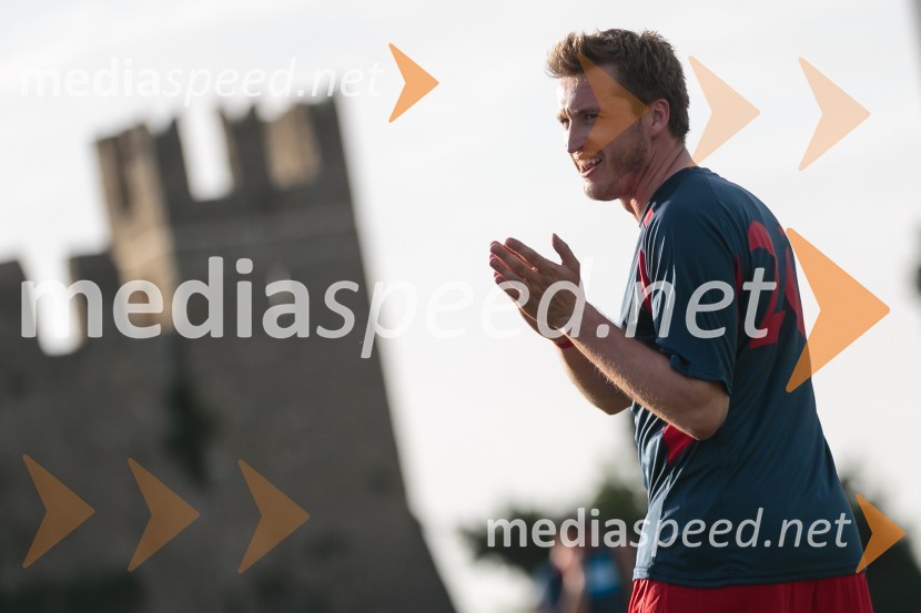  Denis Avdić, voditeljMatej Mavrič Rožič, poslovilna tekma