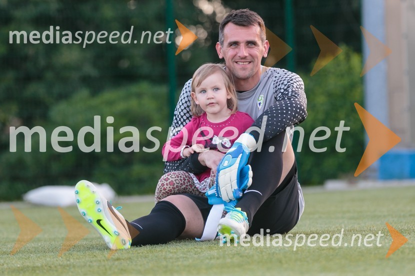  ... ;  Jasmin Handanović, nogometašMatej Mavrič Rožič, poslovilna tekma