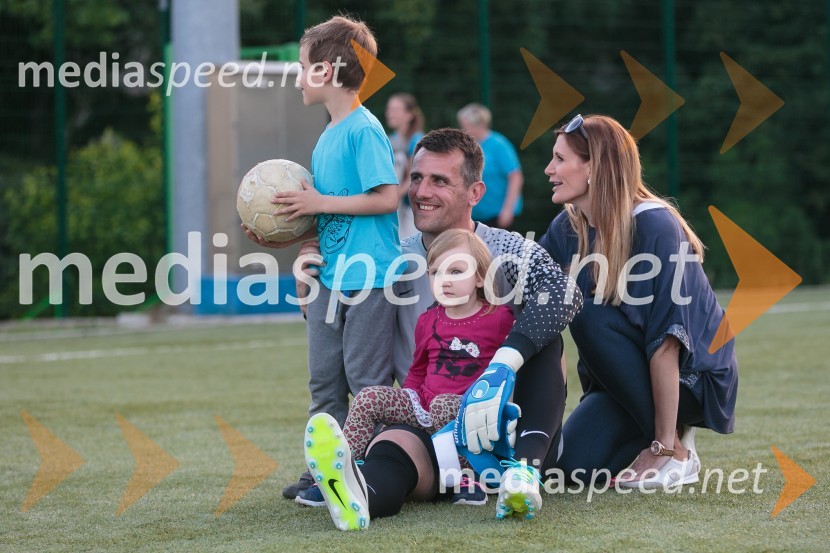  ... ;  Jasmin Handanović, nogometaš;  ... ;  ... Matej Mavrič Rožič, poslovilna tekma