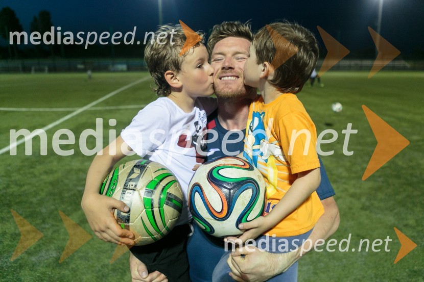  Taj Mavrič Rožič;  Matej Mavrič Rožič, nogometaš;  ... Matej Mavrič Rožič, poslovilna tekma