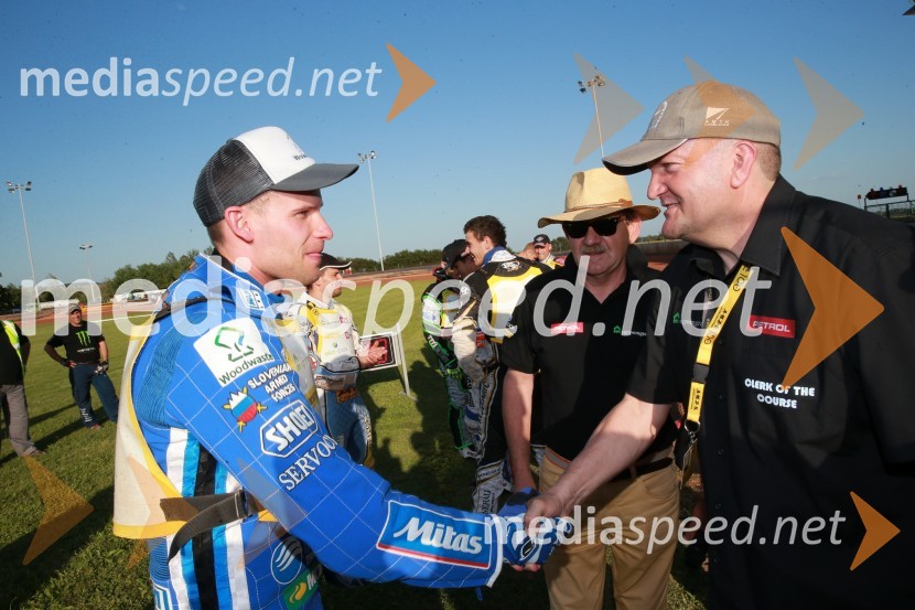  Matej Žagar, speedwayist (Slovenija);  Igor Kolenko, direktor Stanovanjskega podjetja Lendava;  Boris KotnjekPavlic ugnal Žagarja v Lendavi