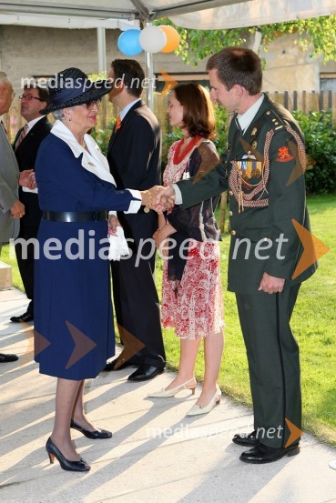 ... in Jochan Wagner, vojaški ataše v HaaguSprejem na nizozemskem veleposlaništvu ob kraljičinem dnevu