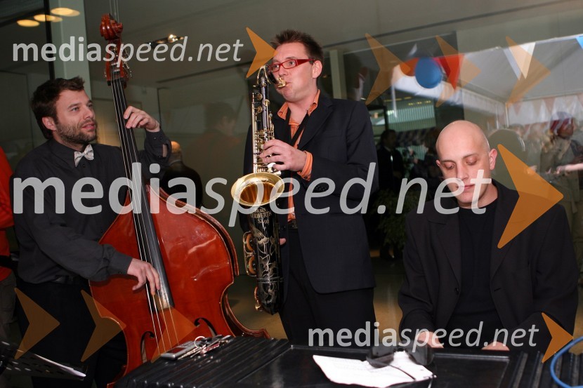 Erik Marenče bandSprejem na nizozemskem veleposlaništvu ob kraljičinem dnevu