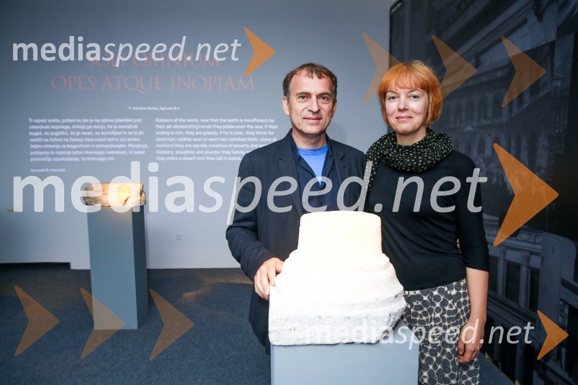  Blaž Peršin, direktor Muzeja in galerije mesta Ljubljane; dr. Bernarda Županek, kustosinja Emona: mesto v imperiju, muzejska razstava ob praznovanju 2000-letnice Emone