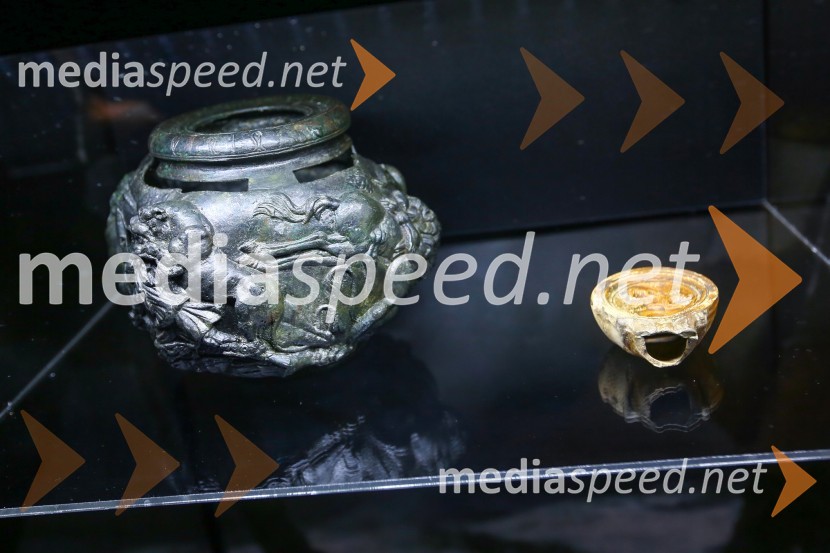 Emona: mesto v imperiju, muzejska razstava ob praznovanju 2000-letnice EmoneEmona: mesto v imperiju, muzejska razstava ob praznovanju 2000-letnice Emone