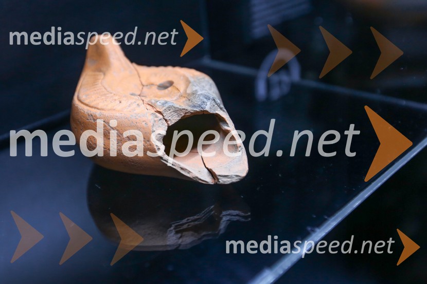 Emona: mesto v imperiju, muzejska razstava ob praznovanju 2000-letnice EmoneEmona: mesto v imperiju, muzejska razstava ob praznovanju 2000-letnice Emone