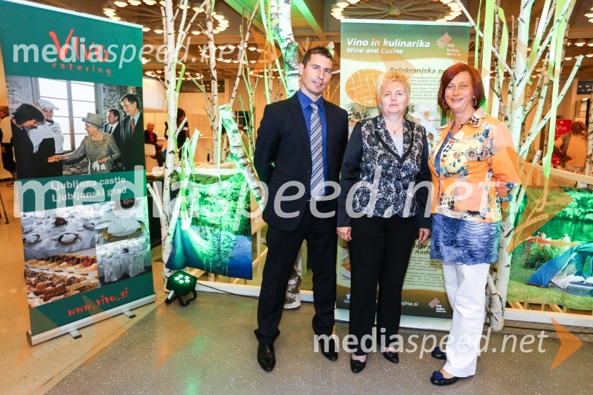  Peter Črnič, direktor RIC Bela krajina;  Mojca Čemas Stjepanovič, županja občine Črnomlje;  Jerneja  Kamnikar, ustanoviteljica in direktorica Vivo CateringUvod v Jurjevanje v Beli krajini