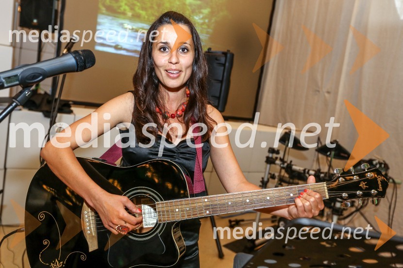  Erika  Kralj , radijska voditeljicaUvod v Jurjevanje v Beli krajini