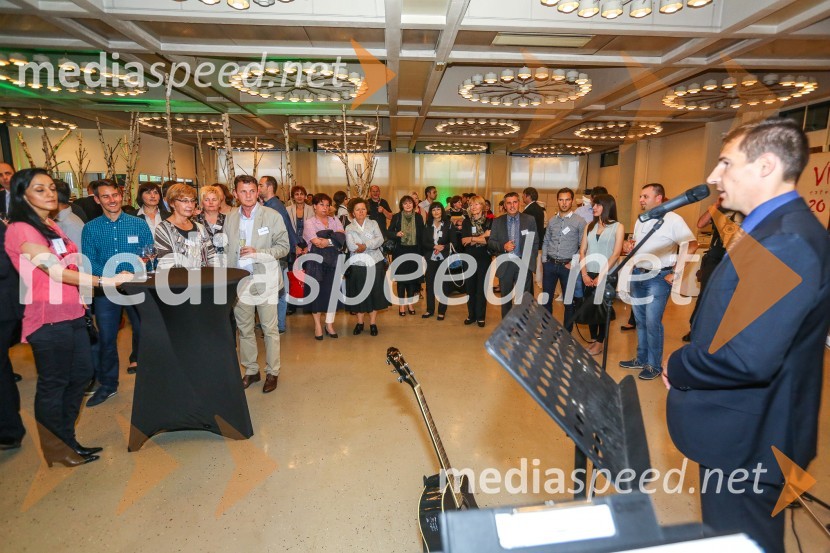  Peter Črnič, direktor RIC Bela krajinaUvod v Jurjevanje v Beli krajini