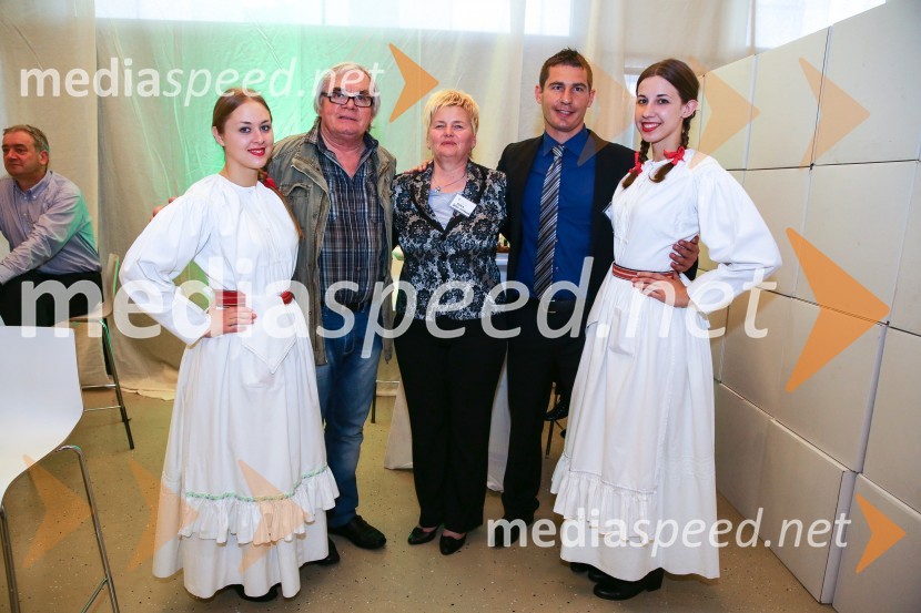  ... ;  Lado  Leskovar, pevec in ambasador Unicef;  Mojca Čemas Stjepanovič, županja občine Črnomlje;  Peter Črnič, direktor RIC Bela krajina;  ... Uvod v Jurjevanje v Beli krajini