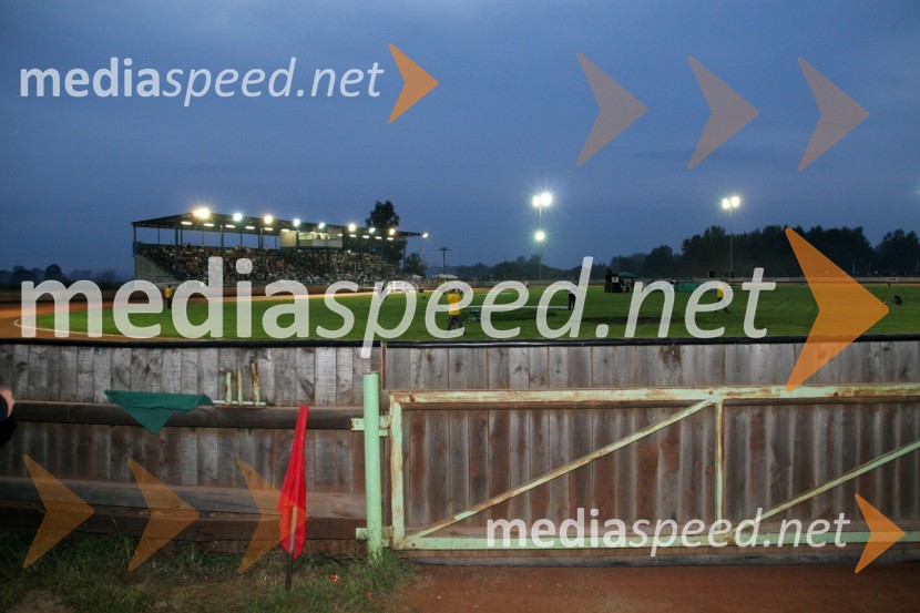 Pogled na stadionSPEEDWAY, 8. Zlata čelada
