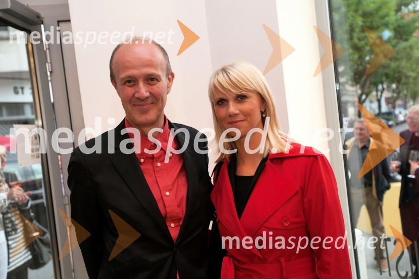  Peter Tomaž Dobrila, predsednik Združenja Epeka;  Nina Kirbiš, direktorica Mladinskega kulturnega centra Maribor25 let Galerije Hest in otvoritev razstave impresionistov