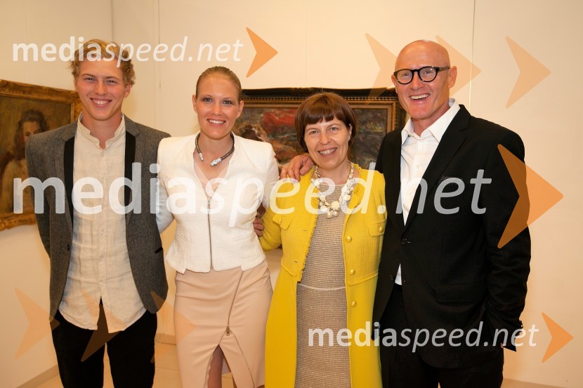  Enej Šarkanj, Galerija Hest;  Tajda Šarkanj, Galerija Hest;  Bojana Šarkanj, lastnica Galerije Hest;  Emil Šarkanj, lastnik Galerije Hest25 let Galerije Hest in otvoritev razstave impresionistov