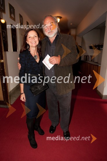  Darja Hlavka Godina, glasbena oblikovalka;  Karpo Godina, režiserMarina Abramović ali kako sem izgubil pot do Antigone