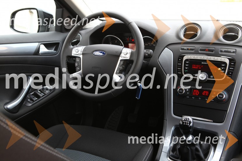 Ford Mondeo 2.0 TDCi ECO Trend karavan, notranjostFord Mondeo 2.0 TDCi ECO Trend karavan, mediaspeed test