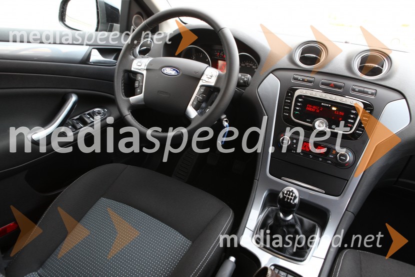 Ford Mondeo 2.0 TDCi ECO Trend karavan, notranjostFord Mondeo 2.0 TDCi ECO Trend karavan, mediaspeed test