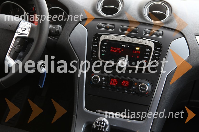 Ford Mondeo 2.0 TDCi ECO Trend karavan, notranjostFord Mondeo 2.0 TDCi ECO Trend karavan, mediaspeed test