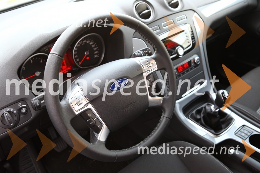 Ford Mondeo 2.0 TDCi ECO Trend karavan, notranjostFord Mondeo 2.0 TDCi ECO Trend karavan, mediaspeed test