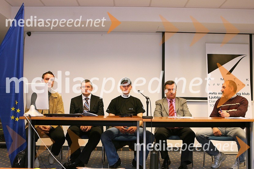 Tiskovna konferenca AMZS in AMTK LjubljanaTiskovna konferenca AMZS in AMTK Ljubljana