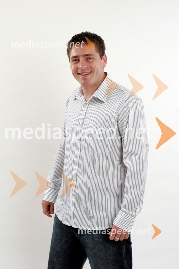 Aleš Kolmanko, voditelj oddaje Na ZabaviVoditelji oddaje Na Zabavi