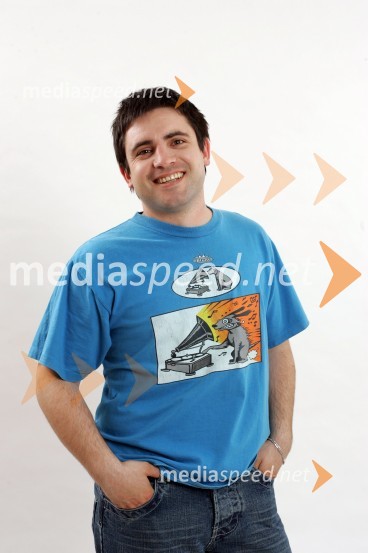 Dorjan Vrečar, voditelj oddaje Na ZabaviVoditelji oddaje Na Zabavi